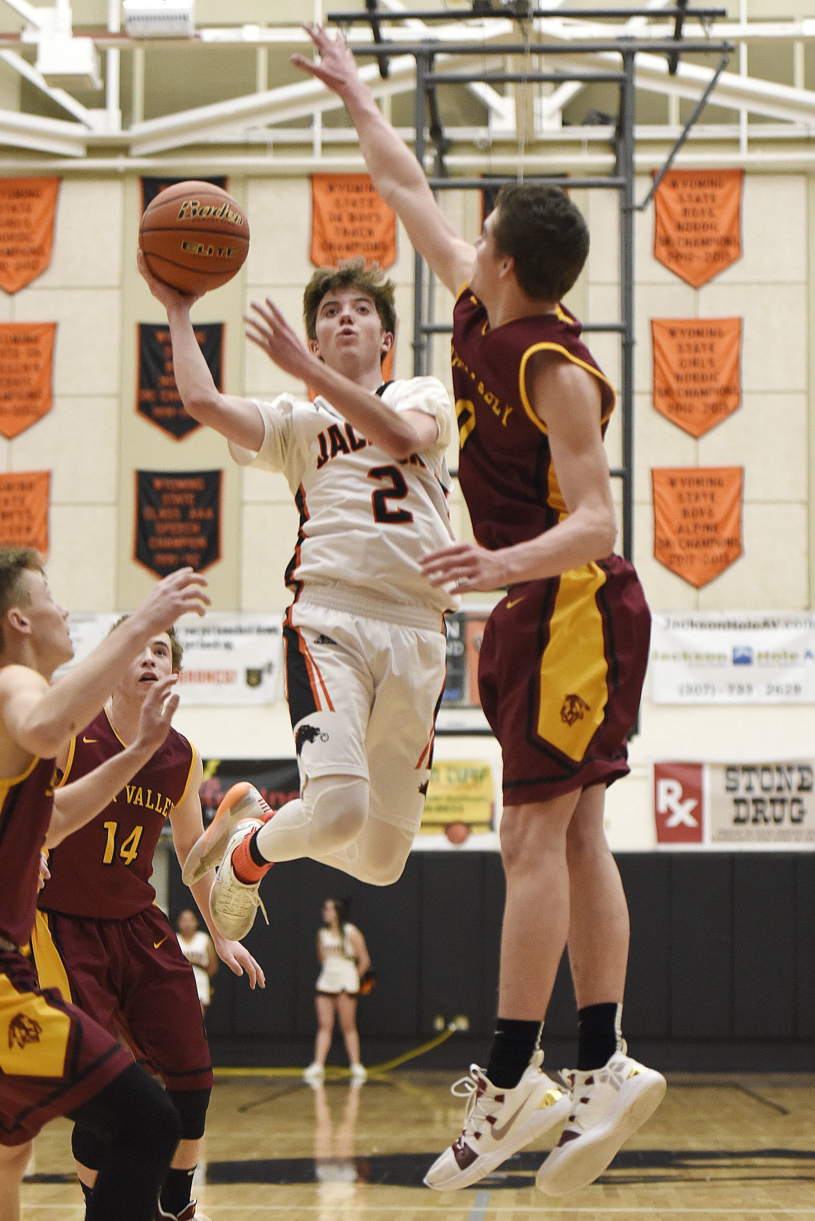 Broncs basketball